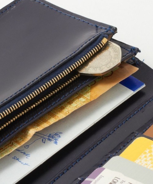 GLENROYAL(グレンロイヤル)の「【GLENROYAL/グレンロイヤル】ROUND LONG PURSE/フラップ付長財布(エンボスレザー)(財布・メンズ・ブラック/ダークブルー・00)」の12枚目の写真