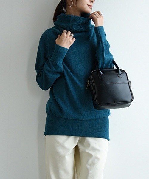 and it_(アンドイット)の「ふかくしゅネックコットンニット(ニット/セーター・レディース・チャコールグレー/ブラック/パープル/ピンク/モカ/オートミール/ブルーグリーン/ブラウン系その他/ピンク系その他/パープル系その他/ベージュ系その他・S~M/L~LL/3L~4L)」の16枚目の写真