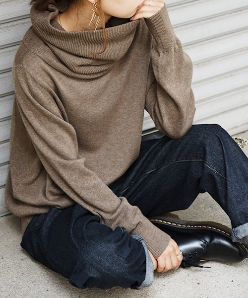 and it_(アンドイット)の「ふかくしゅネックコットンニット(ニット/セーター・レディース・チャコールグレー/ブラック/パープル/ピンク/モカ/オートミール/ブルーグリーン/ブラウン系その他/ピンク系その他/パープル系その他/ベージュ系その他・S~M/L~LL/3L~4L)」の12枚目の写真