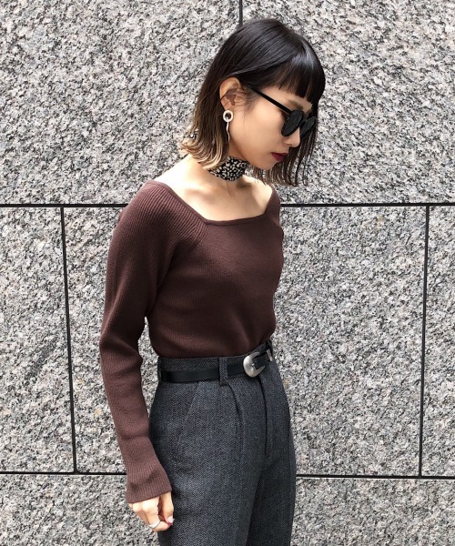 PAGEBOY（ページボーイ）の「スクエアリブニットプルオーバー（ニット/セーター・レディース・ブラック/ダークブラウン/オフホワイト/ライトブラウン・FREE）」の8枚目の写真