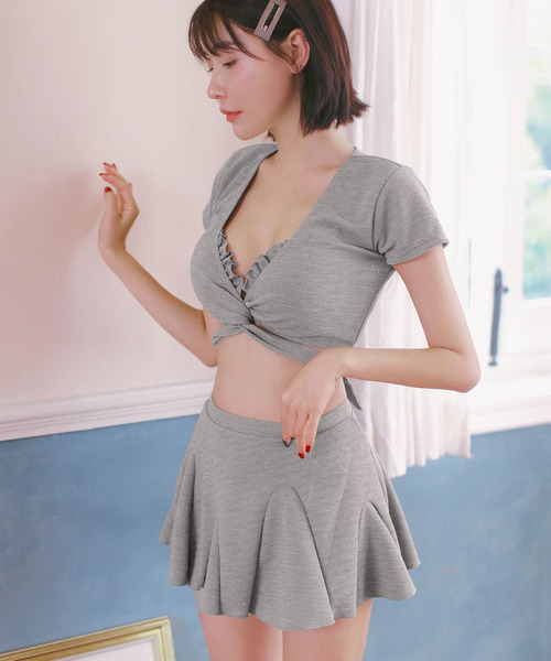 OSYAREVO（オシャレボ）の「ギャザーフリル フロントクロス ビキニ 4点セット 水着 セットアップ レディース（水着・レディース・グレー/ピンク/カーキ/ブラック・MEDIUM/LARGE/X-LARGE）」の10枚目の写真