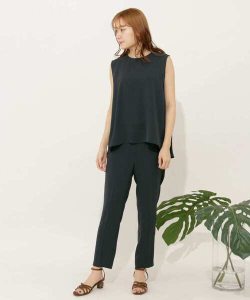 SENSE OF PLACE by URBAN RESEARCH（センスオブプレイスバイアーバンリサーチ）の「バックフレアセットアップ(テーパード)（セットアップ・レディース・ネイビー/グリーン/ライトベージュ・SMALL/MEDIUM）」の6枚目の写真