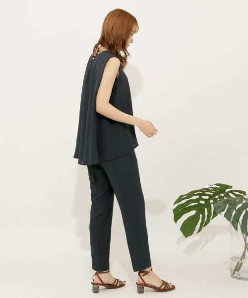 SENSE OF PLACE by URBAN RESEARCH（センスオブプレイスバイアーバンリサーチ）の「バックフレアセットアップ(テーパード)（セットアップ・レディース・ネイビー/グリーン/ライトベージュ・SMALL/MEDIUM）」の9枚目の写真