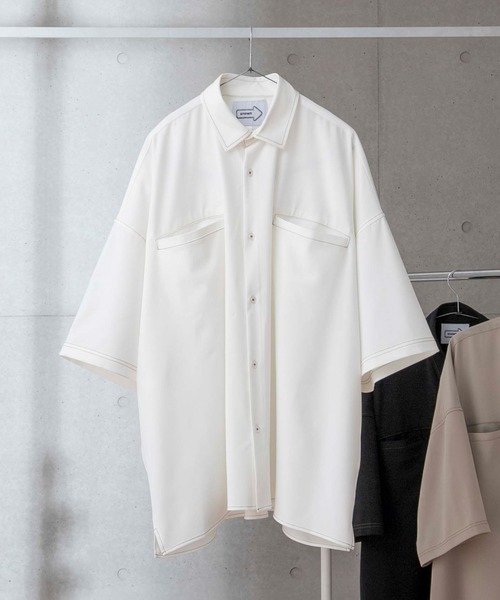 anown(アノン)の「<新色追加>シャイニーステッチオーバーサイズ半袖シャツ【ファッションインフルエンサー tai×anown 限定コラボ】(シャツ/ブラウス・メンズ・ホワイト/ブラック/グレー系その他/ライトインディゴブルー・M/L)」の5枚目の写真