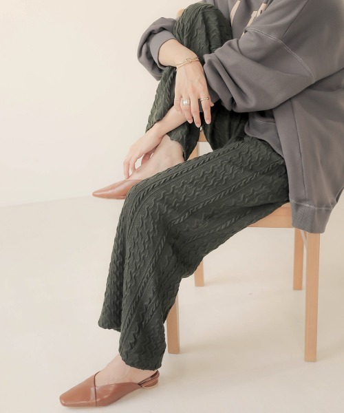 Bab(バブ)の「【WEB限定】ジャガードニットパンツ(その他パンツ・レディース・ブラック/カーキ/テラコッタ・FREE)」の3枚目の写真