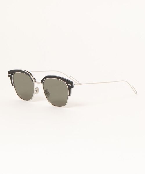 Dior HOMME サングラス ディオール・オム　夏　海 ディオール オムの新作サングラス - 17夏のキーカラー赤・白・黒
