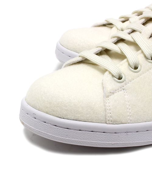 adidas Originals（アディダスオリジナルス）の「ユニセックス アディダス×ファレル スタンスミス テニス adidas Originals PW STAN SMITH TNS B25390（スニーカー・メンズ・ホワイト・28cm/27cm/27.5cm/24.5cm/26cm/25cm/28.5cm/29cm/26.5cm）」の5枚目の写真