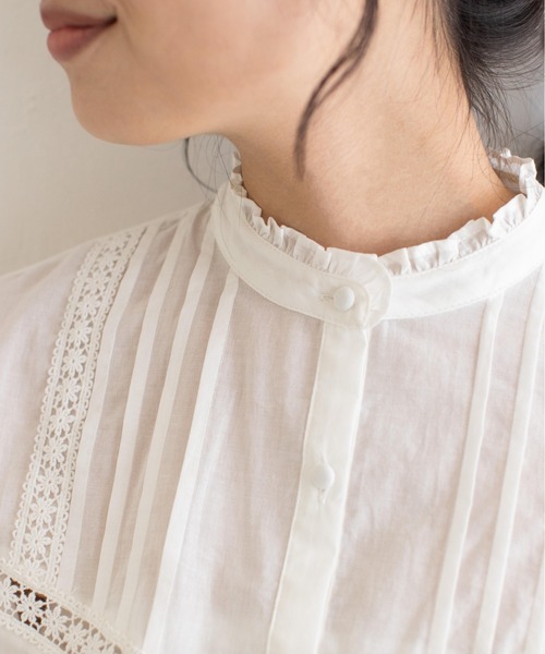 Mysa&Liina（ミーサリーナ）の「コットンレースショートブラウス（シャツ/ブラウス・レディース・ライトグレー/オフホワイト/ブルー・M）」の5枚目の写真