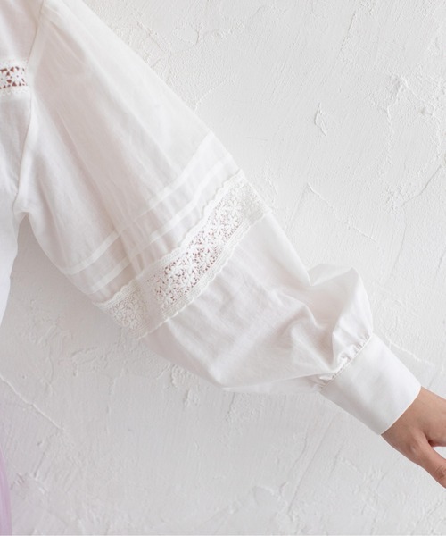 Mysa&Liina（ミーサリーナ）の「コットンレースショートブラウス（シャツ/ブラウス・レディース・ライトグレー/オフホワイト/ブルー・M）」の7枚目の写真