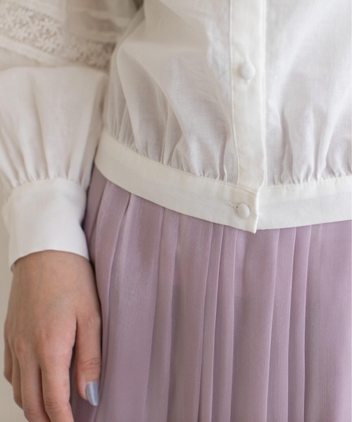 Mysa&Liina（ミーサリーナ）の「コットンレースショートブラウス（シャツ/ブラウス・レディース・ライトグレー/オフホワイト/ブルー・M）」の9枚目の写真