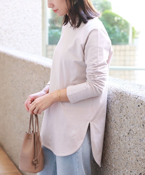 andme(アンドミー)の「コットン長袖ラウンドヘムTシャツ チュニック(Tシャツ/カットソー・レディース・ブラック/ベージュ/オフホワイト・M)」の3枚目の写真