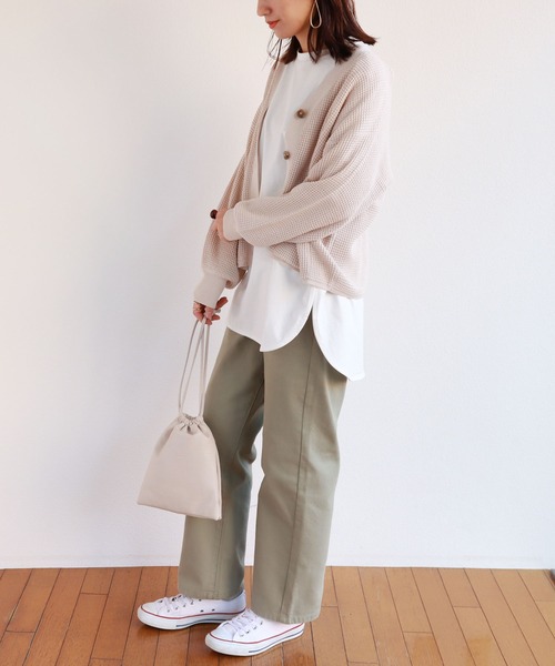 andme(アンドミー)の「コットン長袖ラウンドヘムTシャツ チュニック(Tシャツ/カットソー・レディース・ブラック/ベージュ/オフホワイト・M)」の6枚目の写真