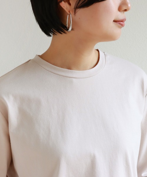 andme(アンドミー)の「コットン長袖ラウンドヘムTシャツ チュニック(Tシャツ/カットソー・レディース・ブラック/ベージュ/オフホワイト・M)」の13枚目の写真