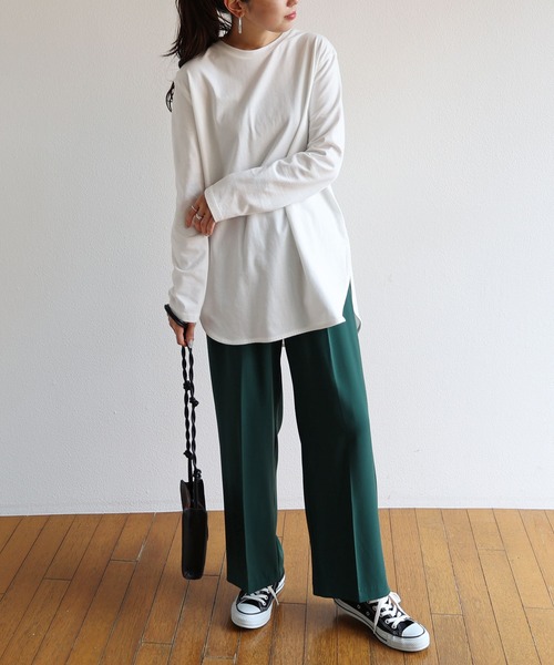 andme(アンドミー)の「コットン長袖ラウンドヘムTシャツ チュニック(Tシャツ/カットソー・レディース・ブラック/ベージュ/オフホワイト・M)」の4枚目の写真