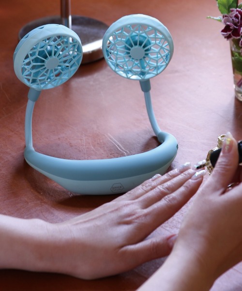 SPICE OF LIFE（スパイス オブ ライフ）の「【正規品/在庫限り】両手が使える ハンズフリー扇風機「WFan(ダブルファン) ヨガエアー」5枚羽根 全8色（アウトドアグッズ・レディース・ブラック/ネイビー/グレー/ライム/アイボリー/レッド/カーキ/サックスブルー・ONE SIZE）」の7枚目の写真