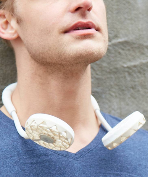 SPICE OF LIFE（スパイス オブ ライフ）の「【正規品/在庫限り】両手が使える ハンズフリー扇風機「WFan(ダブルファン) ヨガエアー」5枚羽根 全8色（アウトドアグッズ・レディース・ブラック/ネイビー/グレー/ライム/アイボリー/レッド/カーキ/サックスブルー・ONE SIZE）」の2枚目の写真