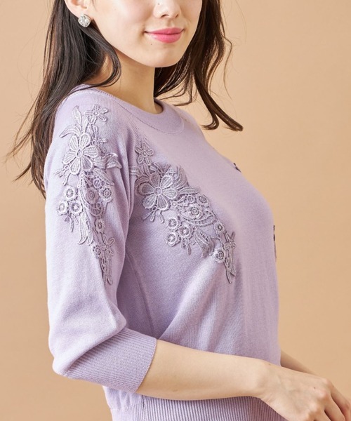 Tocco Closet トッコ クローゼット の フラワーレース付き七分袖ニットプルオーバー Tocco Closet Luxe ニット セーター Wear