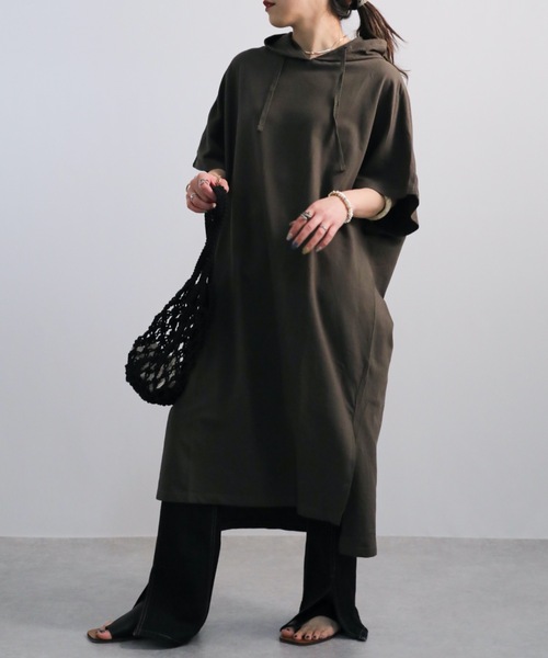 ap retro（アプレトロ）の「ミニ裏毛パーカーワンピース（ワンピース・レディース・ブラック/ベージュ/カーキ/ブルーグリーン/ライトベージュ/チャコール・FREE）」の6枚目の写真