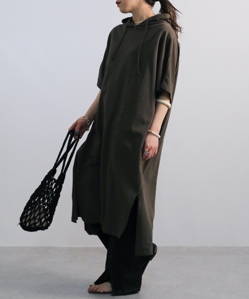 ap retro（アプレトロ）の「ミニ裏毛パーカーワンピース（ワンピース・レディース・ブラック/ベージュ/カーキ/ブルーグリーン/ライトベージュ/チャコール・FREE）」の20枚目の写真