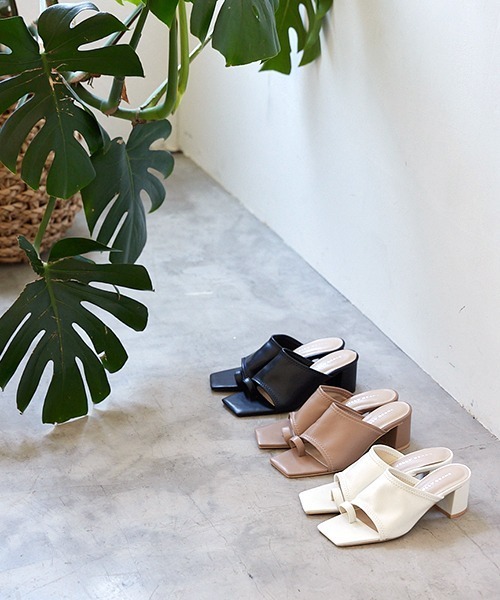 JELLY BEANS（ジェリービーンズ）の「トング太ヒールミュール(210-30304)JELLY BEANS(ジェリービーンズ)（サンダル・レディース・ホワイト/ブラック/グレイッシュベージュ・S/M/L）」の2枚目の写真