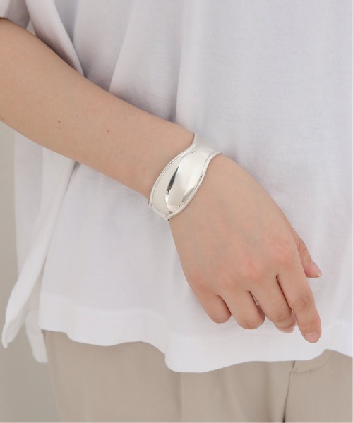 VERMEIL par iena（ヴェルメイユパーイエナ）の「【LAVER/ラバー】CURUE バングル（バングル/リストバンド・レディース・シルバー・FREE）」の7枚目の写真