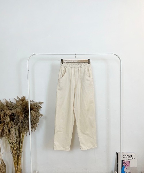 CEMONEMO（セモネモ）の「[ウエストゴム] コットン ストレート パンツ（チノパンツ・レディース・ベージュ/カーキ/アイボリー・FREE）」の9枚目の写真