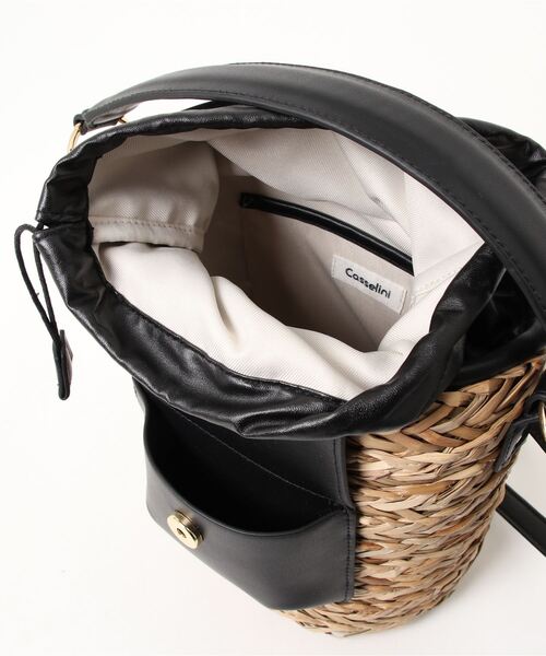 Te chichi(テチチ)の「雑材ポケットバッグ(かごバッグ・レディース・ブラック/オレンジ/ブラウン・フリ-)」の6枚目の写真