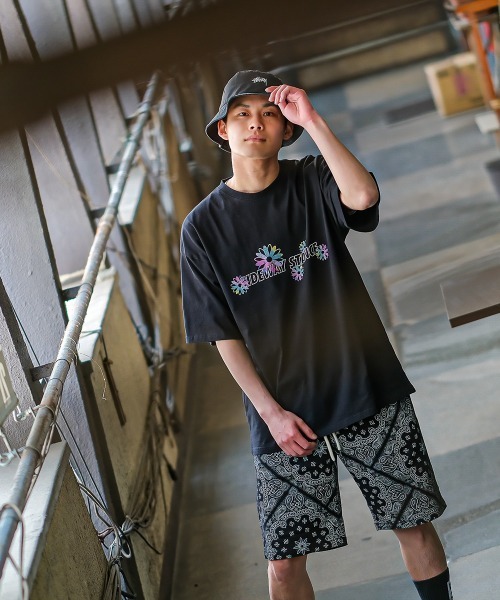 SIDEWAY STANCE（サイドウェイスタンス）の「【SIDEWAY STANCE】フラワー ロゴプリント 半袖Tシャツ（Tシャツ/カットソー・メンズ・ブラック/ホワイト・LARGE/MEDIUM/X-LARGE）」の6枚目の写真