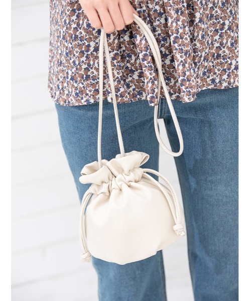 fifth（フィフス）の「巾着ミニバッグ（ショルダーバッグ・レディース・ブラック/シルバー/アイボリー・FREE）」の3枚目の写真