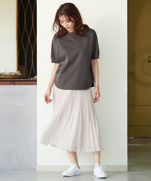 J.PRESS Ladies(J.プレス レディス)の「【UVケア・消臭効果・接触冷感】コンパクトコットンスムース ドルマンスリーブ カットソー(Tシャツ/カットソー・レディース・ホワイト系/グレー系/ダークブラウン系/ベージュ系/スモーキーグリーン系/ピンク系・SMALL)」の14枚目の写真