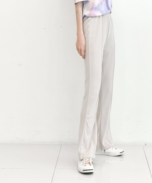 me+em select（ミームセレクト）の「リブピンタックセミフレアパンツ（その他パンツ・レディース・アイボリー/ベージュ/ブラック/カーキ/グリーン・FREE）」の9枚目の写真