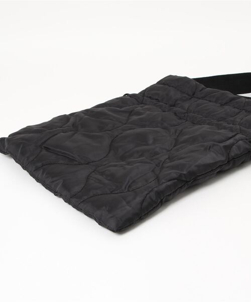 coca(coca)(コカ)の「キルティング巾着ショルダーバッグ(ショルダーバッグ・レディース・ブラック/カーキ/ベージュ/ダークベージュ・ONE SIZE)」の5枚目の写真