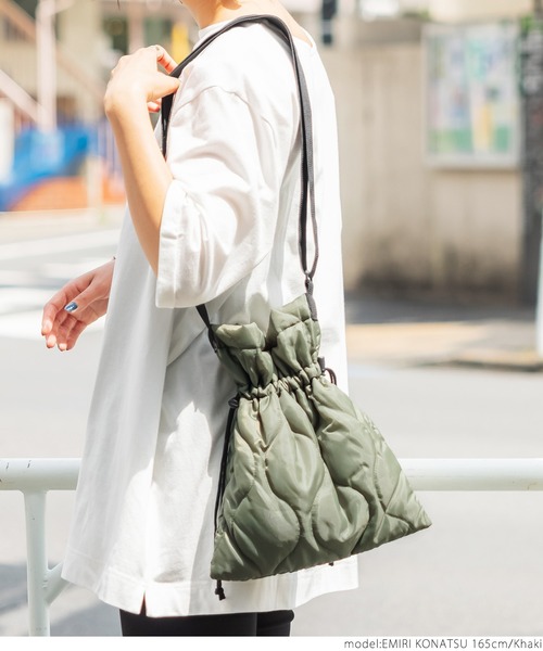 coca(coca)(コカ)の「キルティング巾着ショルダーバッグ(ショルダーバッグ・レディース・ブラック/カーキ/ベージュ/ダークベージュ・ONE SIZE)」の15枚目の写真