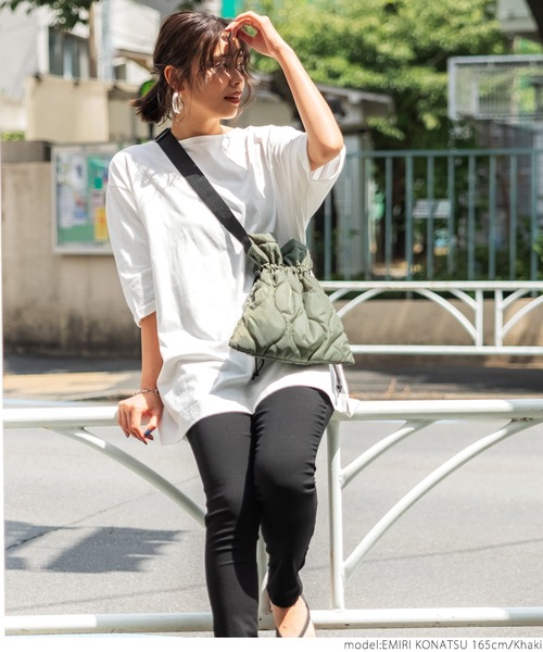 coca(coca)(コカ)の「キルティング巾着ショルダーバッグ(ショルダーバッグ・レディース・ブラック/カーキ/ベージュ/ダークベージュ・ONE SIZE)」の17枚目の写真