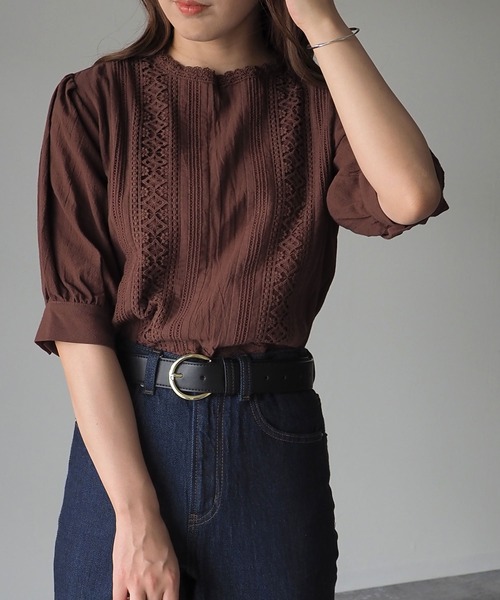 Riberry（リベリー）の「レース使いギャザースリーブブラウス（シャツ/ブラウス・レディース・ブラック/ベージュ/ブラウン/オフホワイト・MEDIUM）」の4枚目の写真