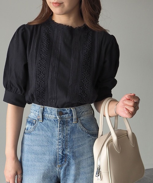 Riberry（リベリー）の「レース使いギャザースリーブブラウス（シャツ/ブラウス・レディース・ブラック/ベージュ/ブラウン/オフホワイト・MEDIUM）」の3枚目の写真