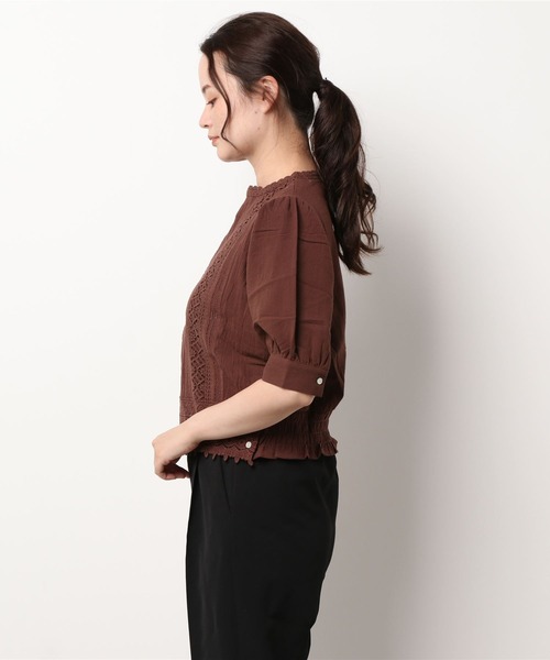 Riberry（リベリー）の「レース使いギャザースリーブブラウス（シャツ/ブラウス・レディース・ブラック/ベージュ/ブラウン/オフホワイト・MEDIUM）」の5枚目の写真