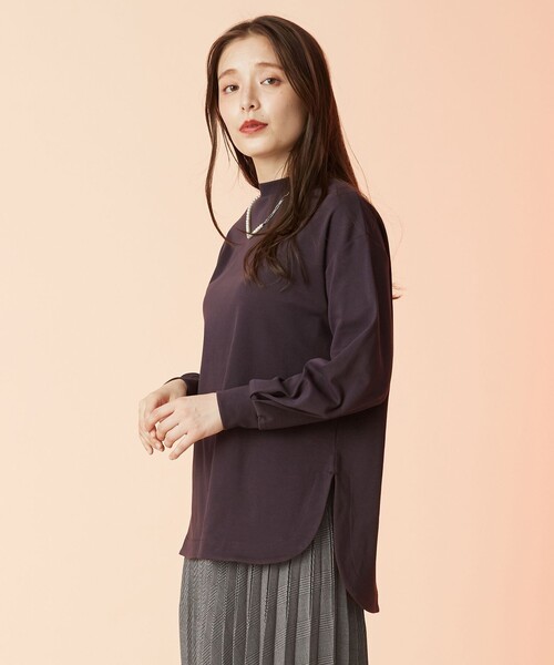 ANY（エニィ）の「プレミアムベーシックモックネック ロングTシャツ（Tシャツ/カットソー・レディース・ブラック系/グレー系/黄土色系/ベージュ系/オレンジ系・4）」の4枚目の写真
