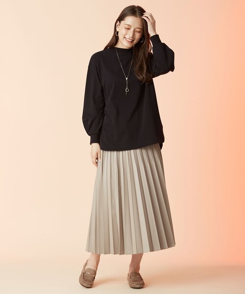ANY（エニィ）の「プレミアムベーシックモックネック ロングTシャツ（Tシャツ/カットソー・レディース・ブラック系/グレー系/黄土色系/ベージュ系/オレンジ系・4）」の22枚目の写真