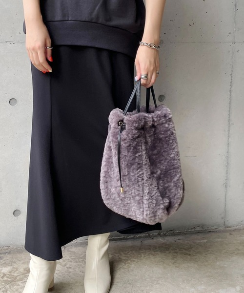 CAPRICIEUX LE'MAGE（カプリシューレマージュ）の「ぷっくりエコファーバッグ（ショルダーバッグ・レディース・アイボリー/グレー・FREE）」の18枚目の写真