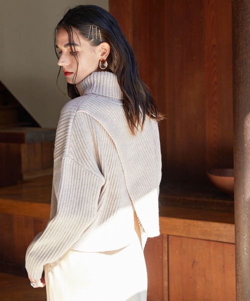 Cheek（チーク）の「クロスカシュクールハイネック２ＷＡＹニット（ニット/セーター・レディース・オレンジ/オフホワイト/ベージュ・MEDIUM）」の4枚目の写真