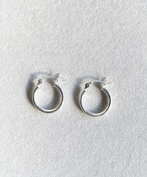 wiwa(ウィワ)の「wiwa:SILVER SMALL HOOP PIERCE スモール フープ ピアス(ピアス(両耳用)・レディース・シルバー/ゴールド・FREE)」の4枚目の写真