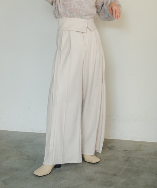 LADYMADE（レディメイド）の「フラップウエストプリーツパンツ（その他パンツ・レディース・ブラウン/アイボリー/その他・FREE）」の2枚目の写真