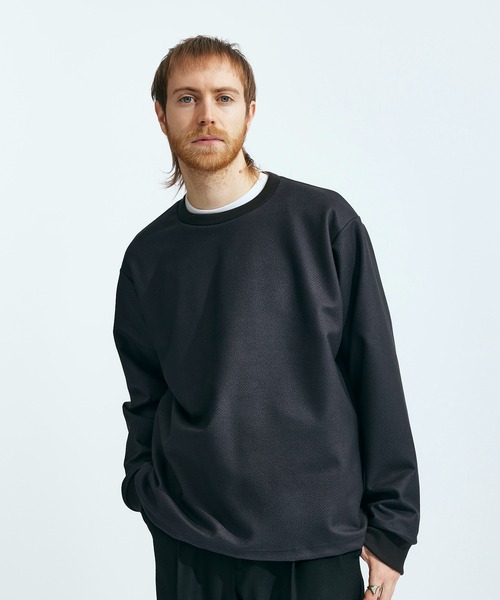 UNITED TOKYO(ユナイテッドトウキョウ)の「ダウンファブリックプルオーバー(Tシャツ/カットソー・メンズ・ブラック/アイボリー・1/2/3)」の2枚目の写真