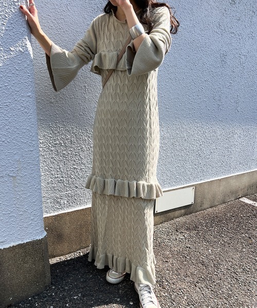 Bab（バブ）の「フリルニットワンピース（ワンピース・レディース・ベージュ/ライトグリーン/ラベンダー・FREE）」の2枚目の写真