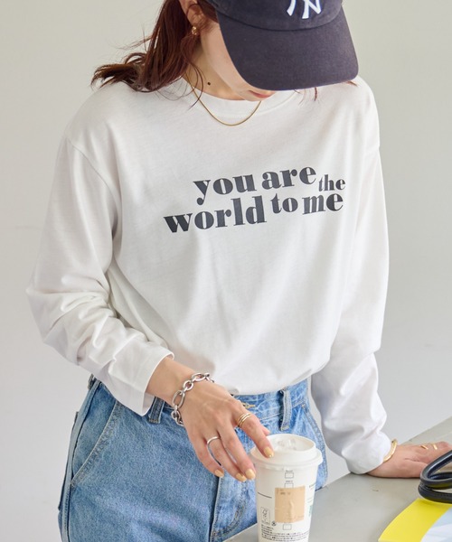 DISCOAT（ディスコート）の「【WEB限定】アメリカンロゴロングTシャツ（Tシャツ/カットソー・レディース・チャコールグレー/アイボリー/ホワイト×グリーン/ホワイト×ブラック/ピンク/ホワイト×ブルー/ホワイト系その他3/ホワイト×シルバー・FREE）」の5枚目の写真