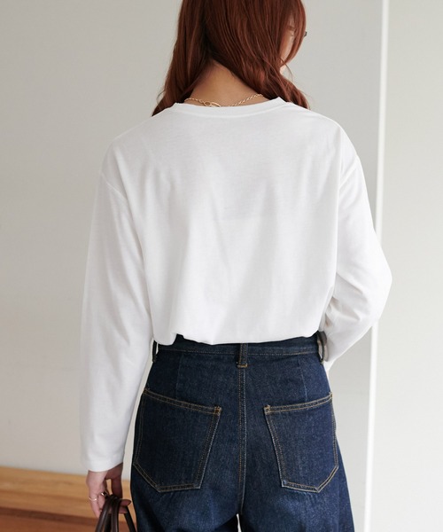 DISCOAT（ディスコート）の「【WEB限定】アメリカンロゴロングTシャツ（Tシャツ/カットソー・レディース・チャコールグレー/アイボリー/ホワイト×グリーン/ホワイト×ブラック/ピンク/ホワイト×ブルー/ホワイト系その他3/ホワイト×シルバー・FREE）」の10枚目の写真