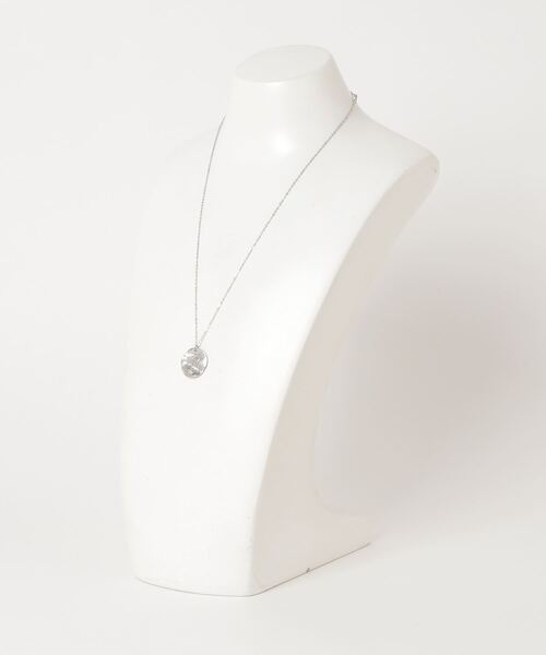 muku(ムク)の「金属アレルギー対応 スクラッチコインネックレス/ サージカルステンレス(ネックレス・レディース・シルバー/ゴールド・52/45)」の4枚目の写真