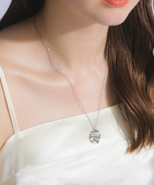 muku(ムク)の「金属アレルギー対応 スクラッチコインネックレス/ サージカルステンレス(ネックレス・レディース・シルバー/ゴールド・52/45)」の10枚目の写真