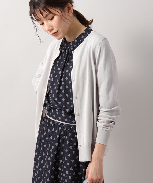 SOUP（スープ）の「◆接触冷感・UVカット/クルーネックカーディガン（カーディガン/ボレロ・レディース・ライトグレー/ライトブルー/ブラック/ダークブラウン/ベビーピンク/ホワイト系5・11/15 /13/09）」の4枚目の写真